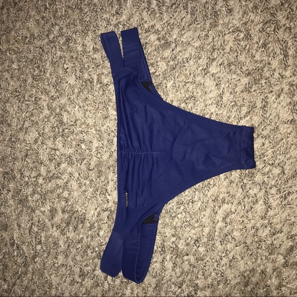 Size small navy blue bikini bottom - Picture 2 of 3